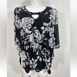 NWT Sweet Violet Size 2X 2 In 1 look Tank With Overblouse Bat Wing Sleeve Floral